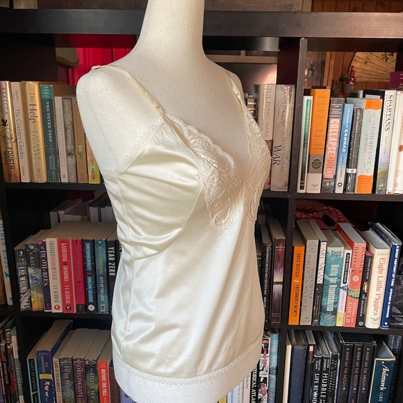 vintage slip top, size 34 - Picture 3 of 6